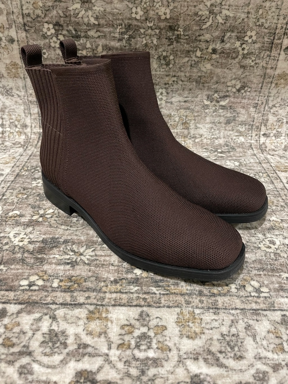 Vivaia Brown Chelsea Boots Pull On Size 10.5 Water Repellent